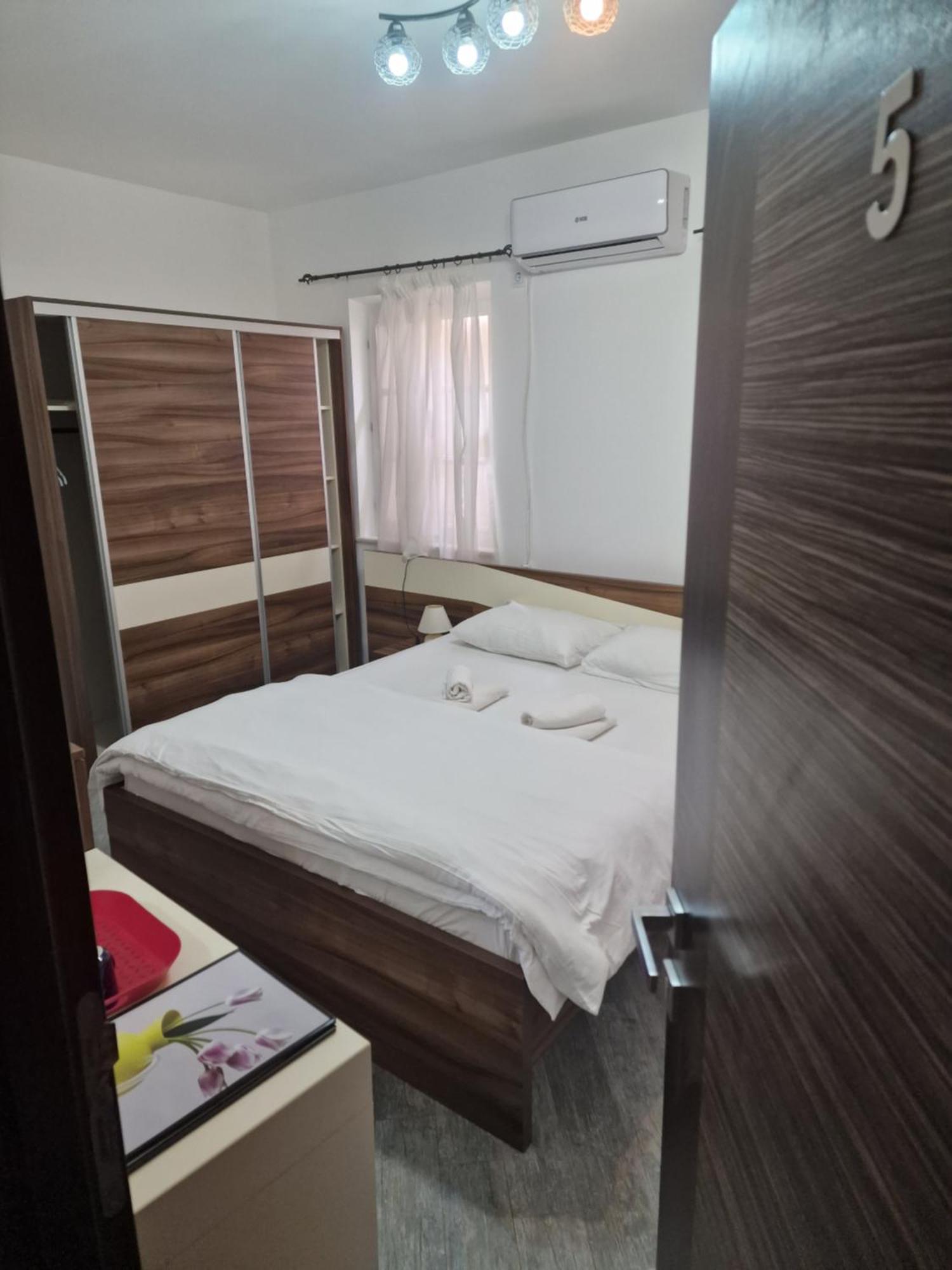 Rooms Dana Old Town Budva Room photo